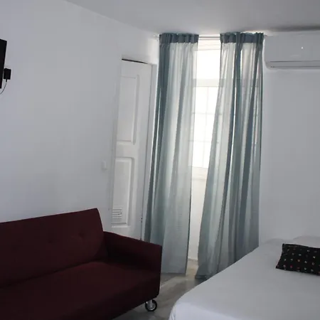 Urban Casa de hóspedes 2*