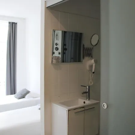 Urban بيت ضيافة أفيرو