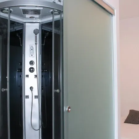 بيت ضيافة Urban أفيرو