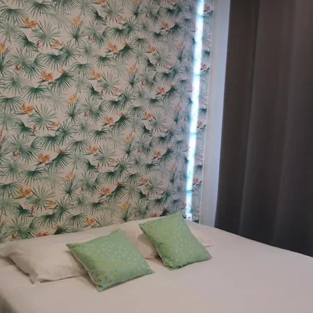 Urban بيت ضيافة